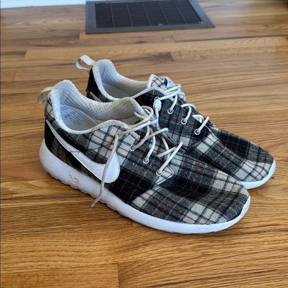 Nike Other - Nike men’s Pendleton Roshe sneaker